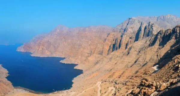 Guest at the Khor Najd viewpoint on the Khasab mountain safari